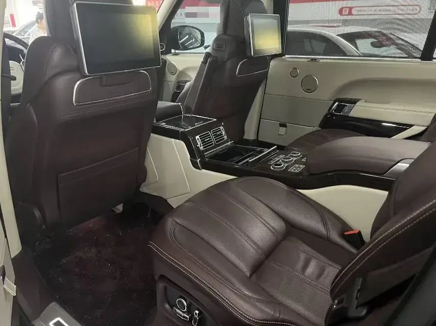 2017 LAND ROVER thumbnail 4