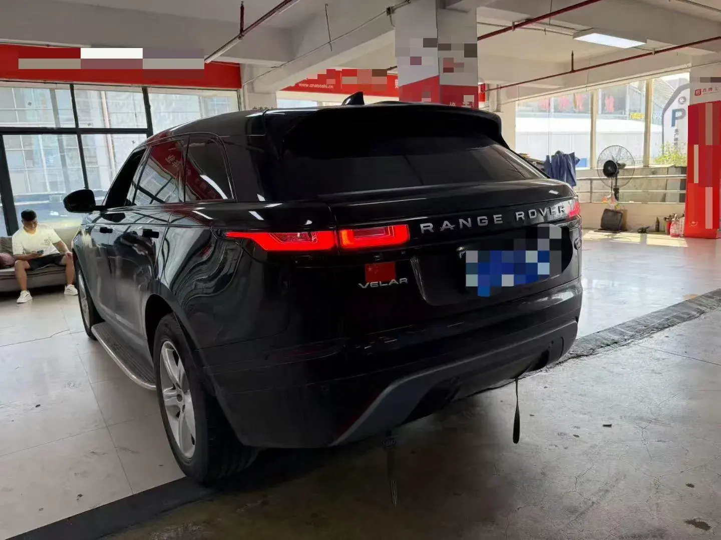 2018 LAND ROVER thumbnail 4