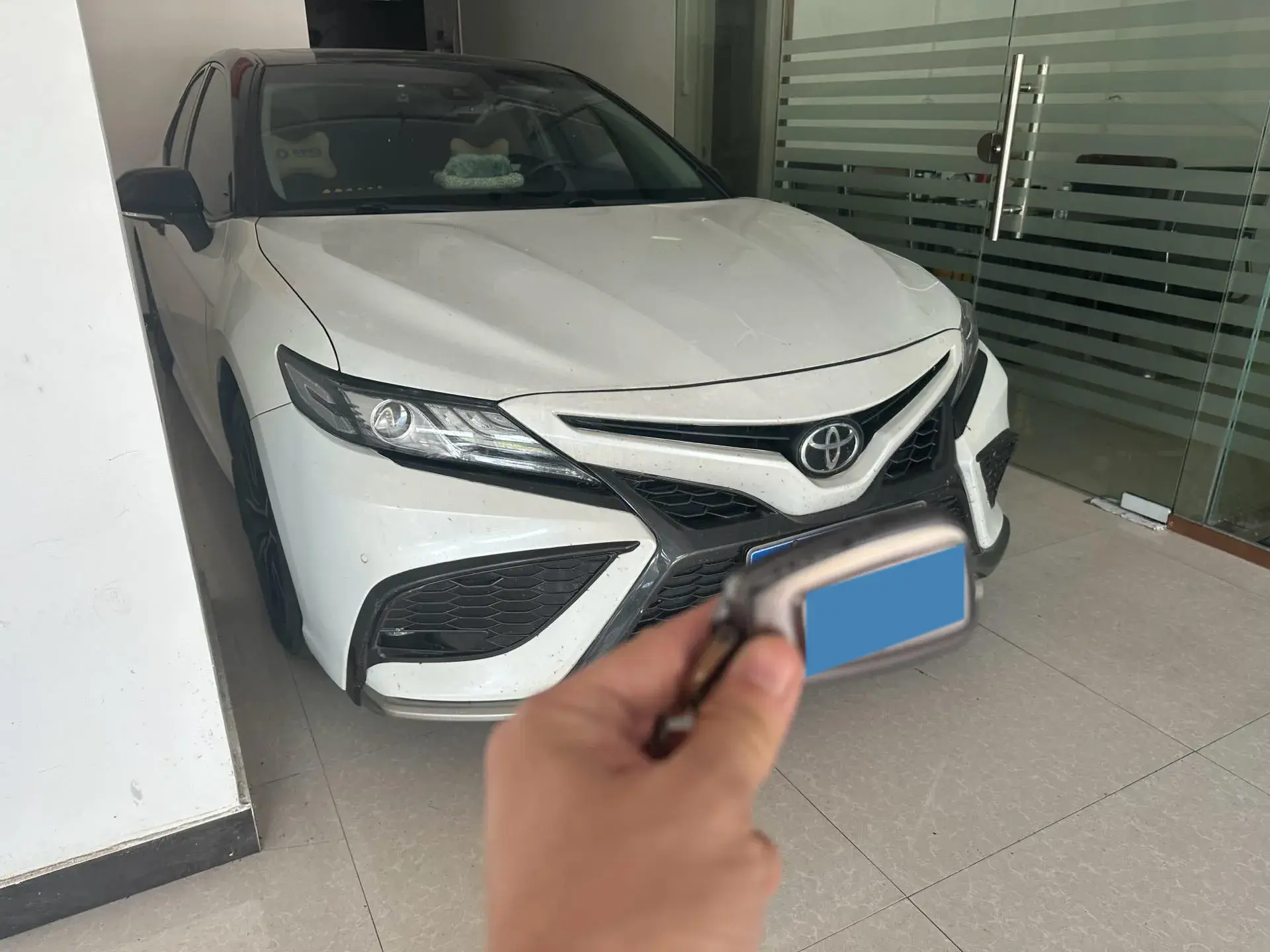 2021 TOYOTA CAMRY thumbnail 2