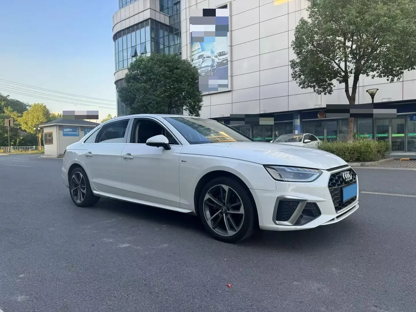 2020 AUDI A4L thumbnail 3