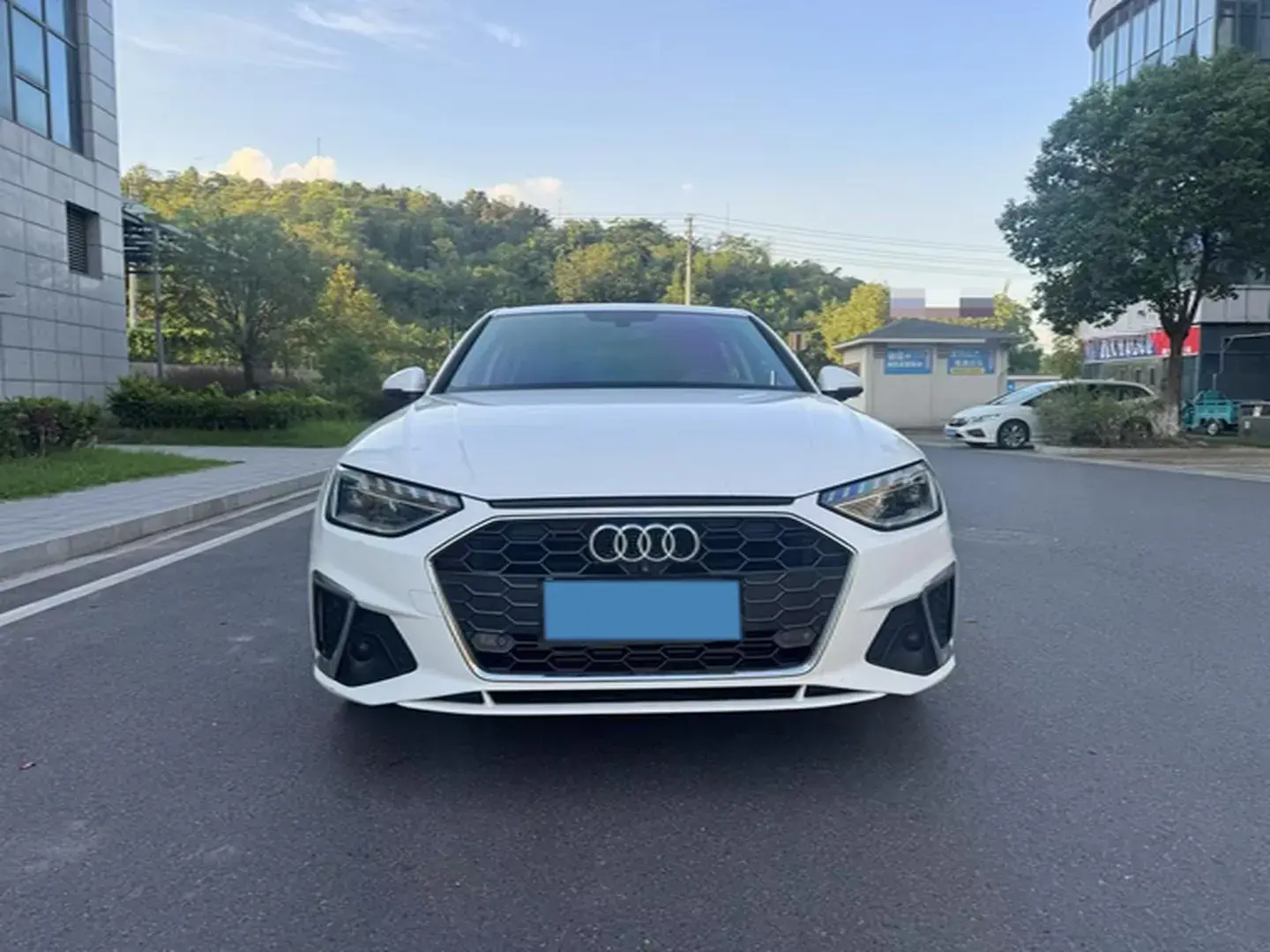 2020 AUDI A4L thumbnail 2