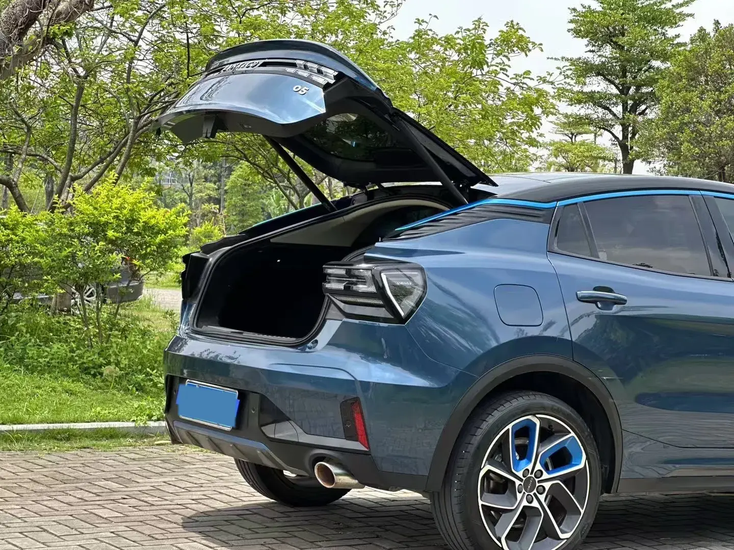 2020 LYNK&CO 05 thumbnail 3