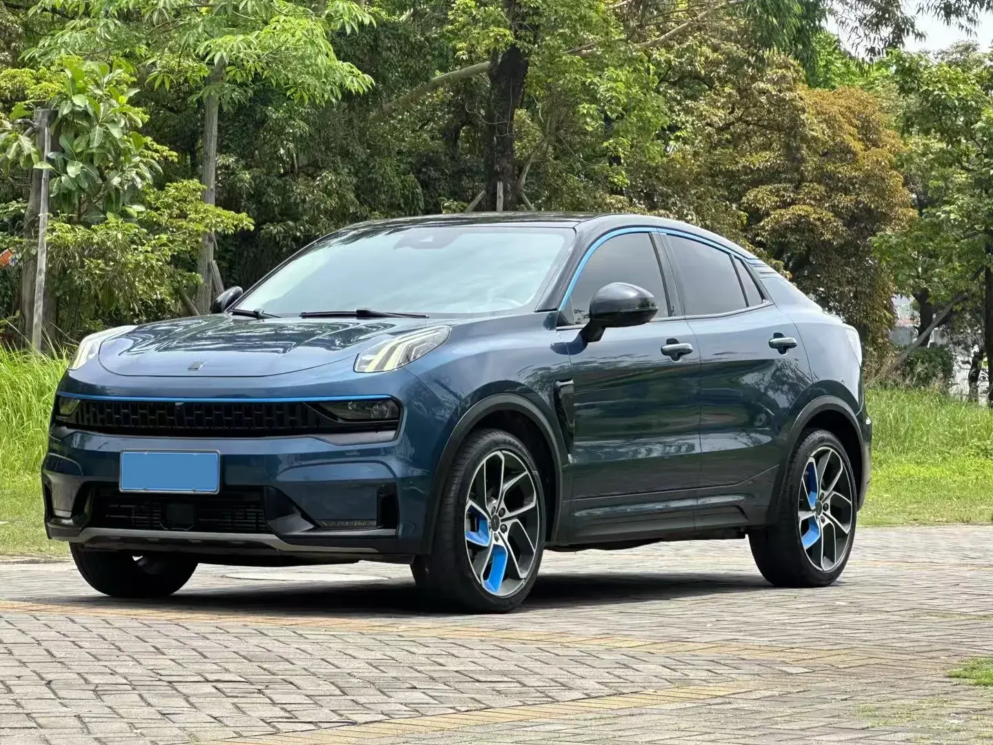 2020 LYNK&CO 05 view 1