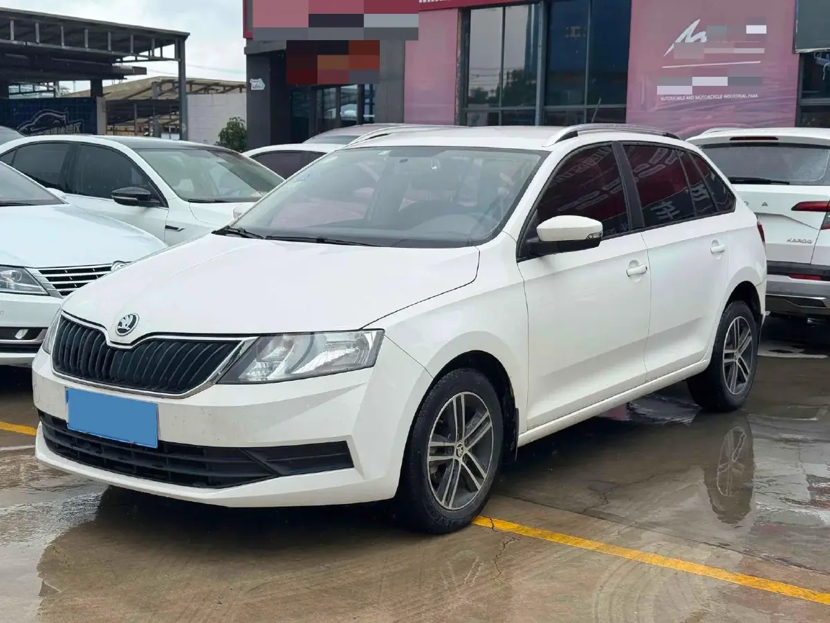 2018 Skoda Rapid Spaceback 1.6L 110HP L4 5MT