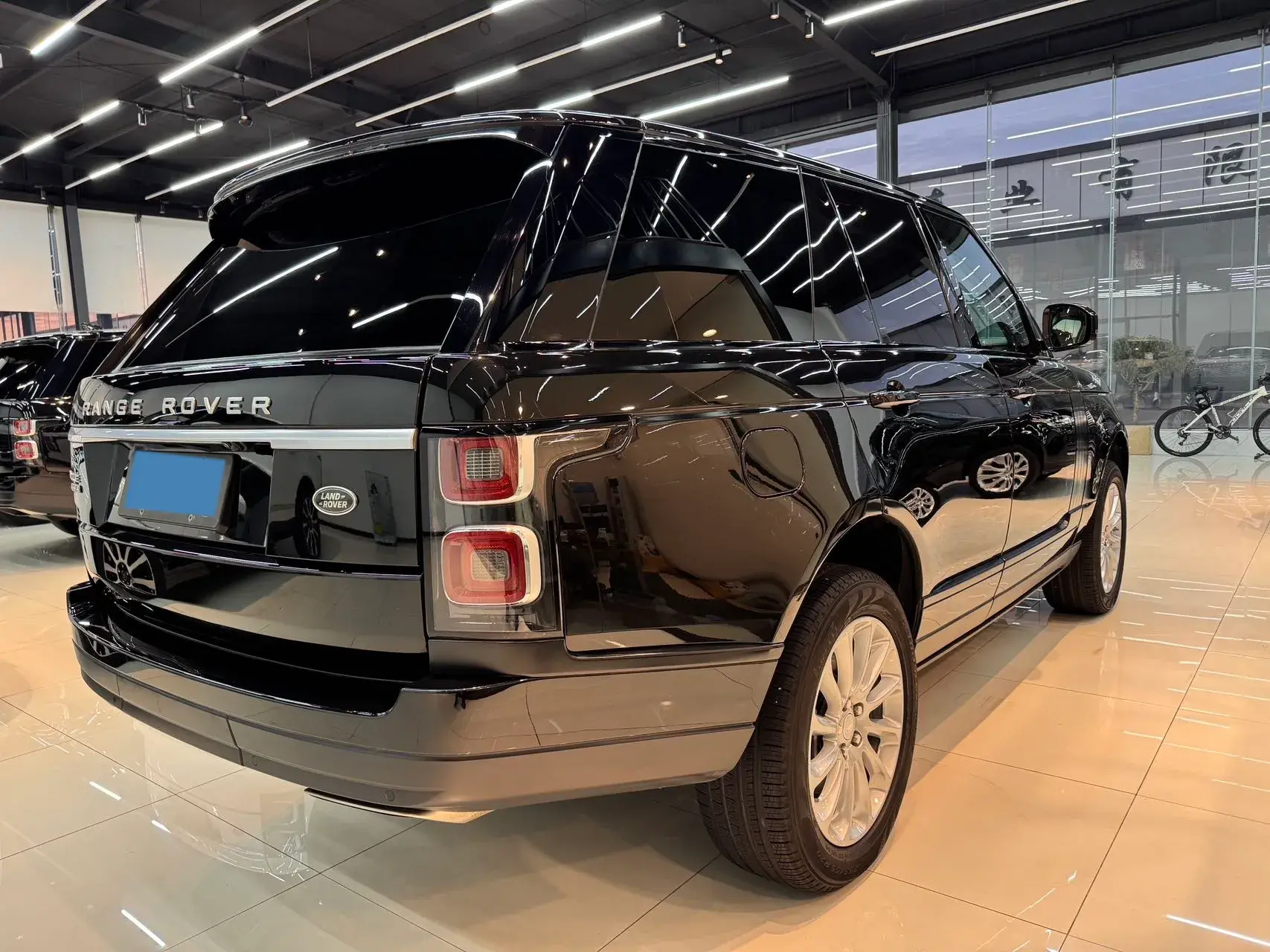 2018 LAND ROVER thumbnail 2