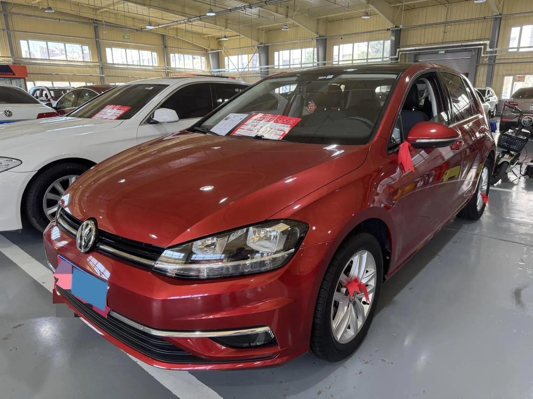 2018 VOLKSWAGEN GOLF view 1