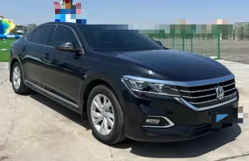2019 VOLKSWAGEN PASSAT thumbnail 3