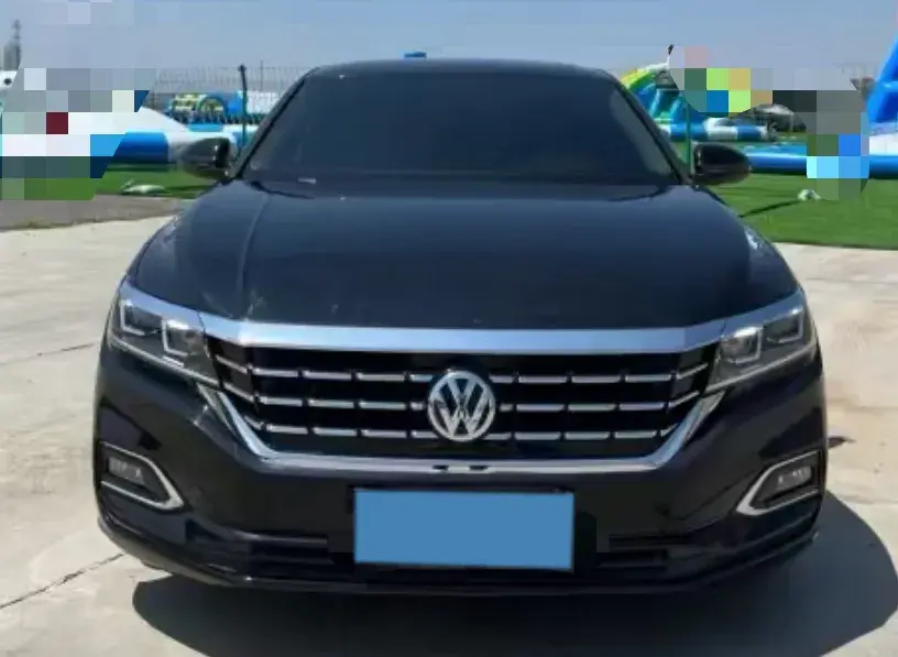 2019 VOLKSWAGEN PASSAT thumbnail 2