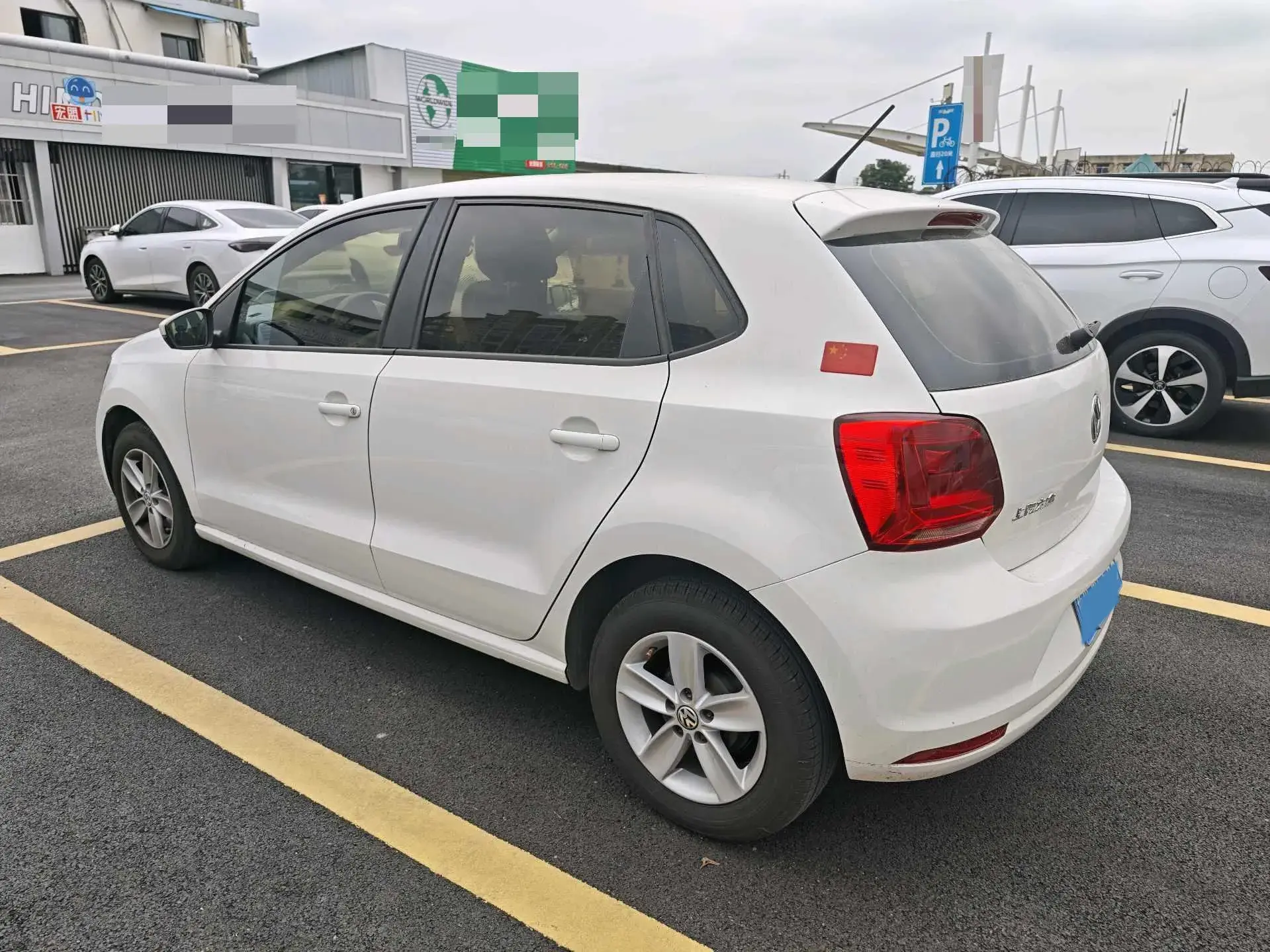 2016 VOLKSWAGEN POLO thumbnail 3