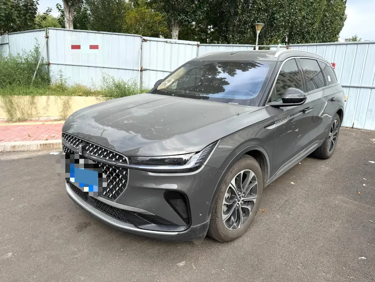 2023 LINCOLN NAUTILUS view 1