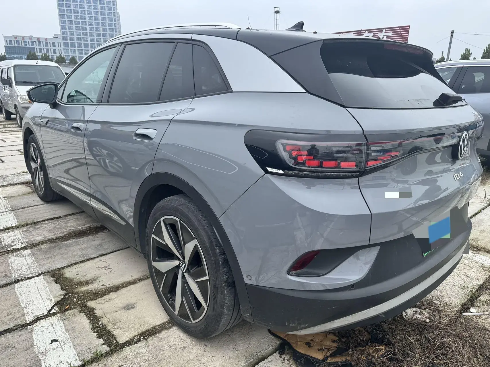 2022 VOLKSWAGEN ID.4 thumbnail 2