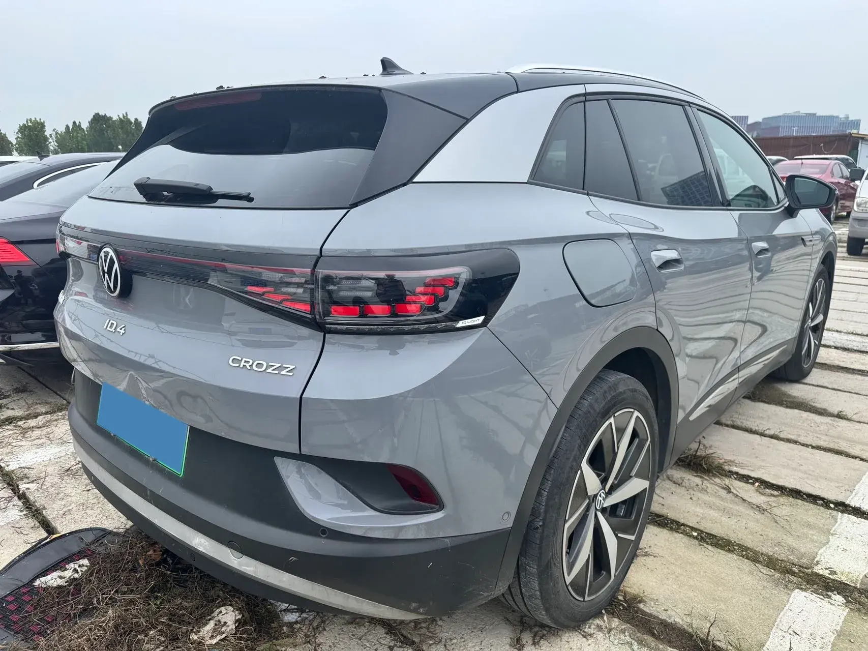 2022 VOLKSWAGEN ID.4 thumbnail 3