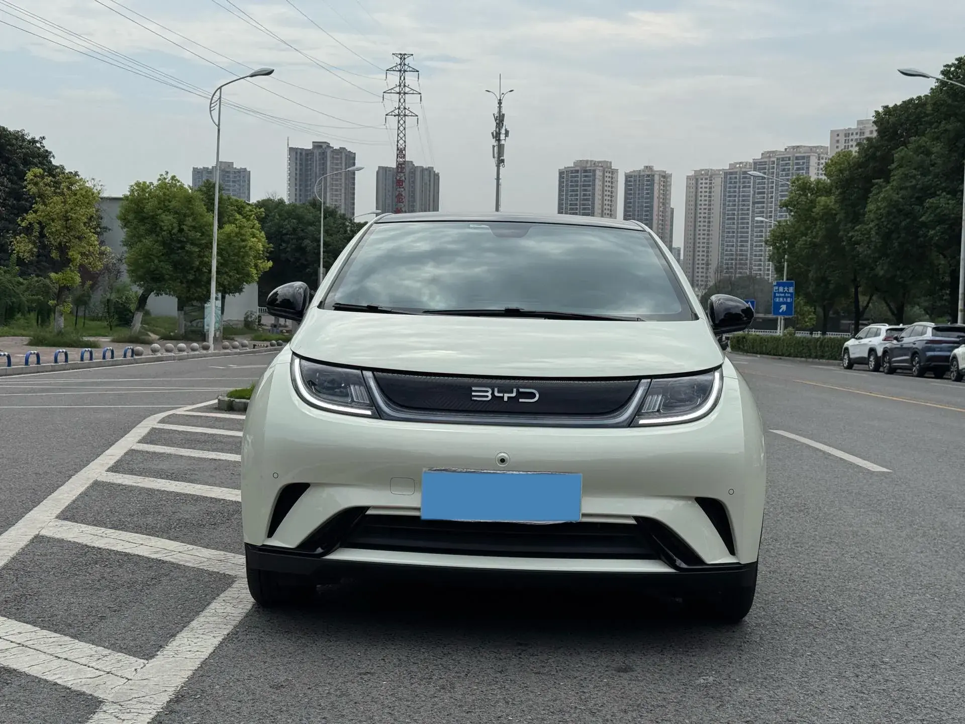 2025 BYD DOLPHIN thumbnail 2