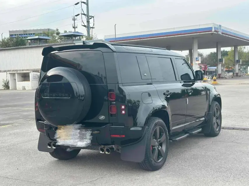 2023 LAND ROVER thumbnail 4