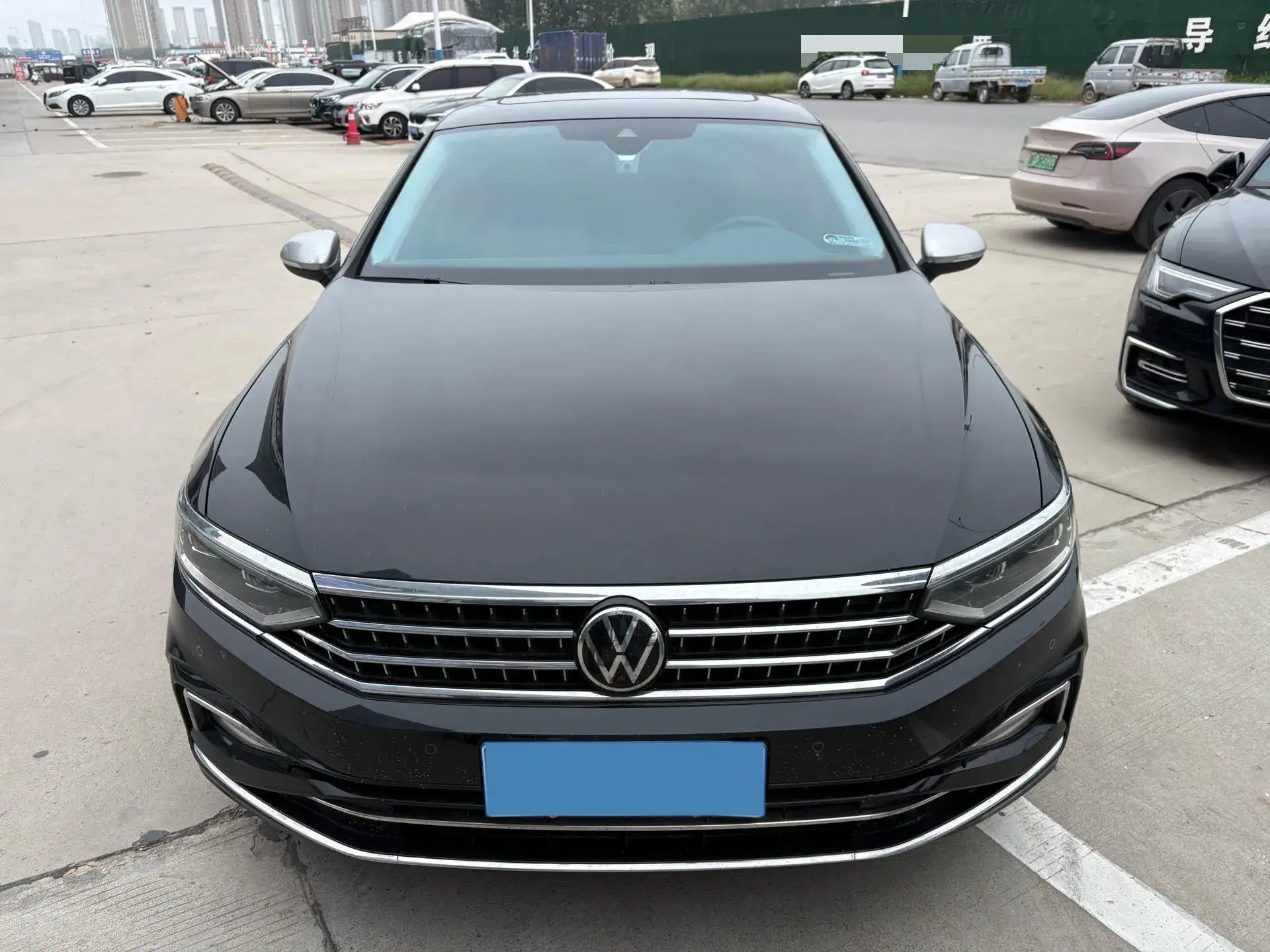 2023 VOLKSWAGEN MAGOTAN thumbnail 2