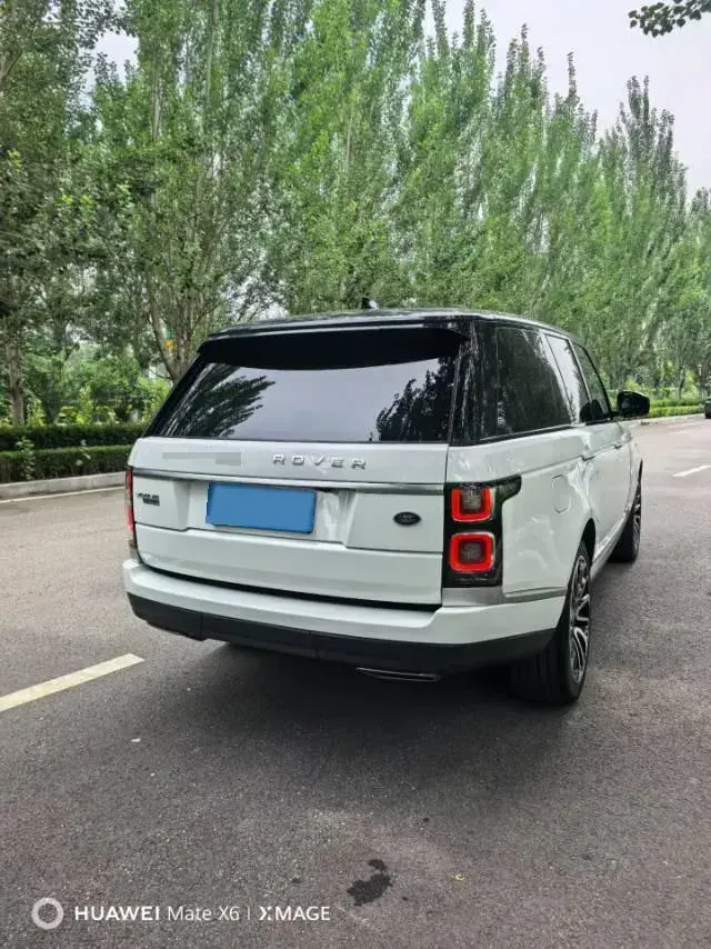 2019 LAND ROVER thumbnail 4