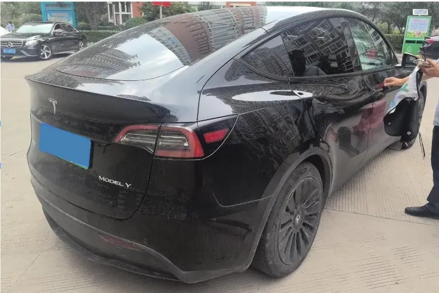 2022 TESLA MODEL thumbnail 3