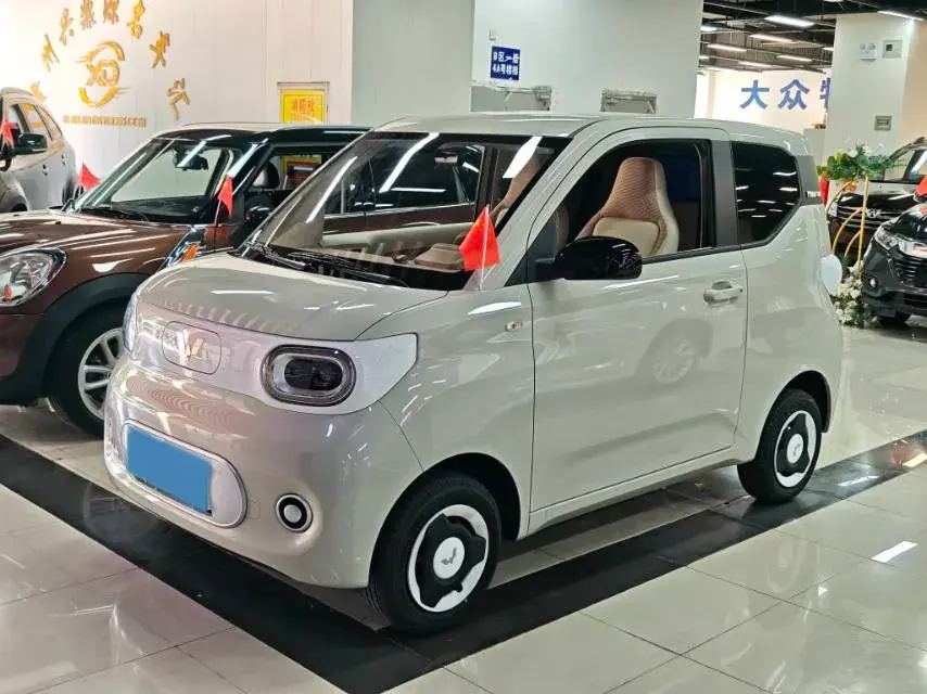 2024 WULING HONGGUANG view 1