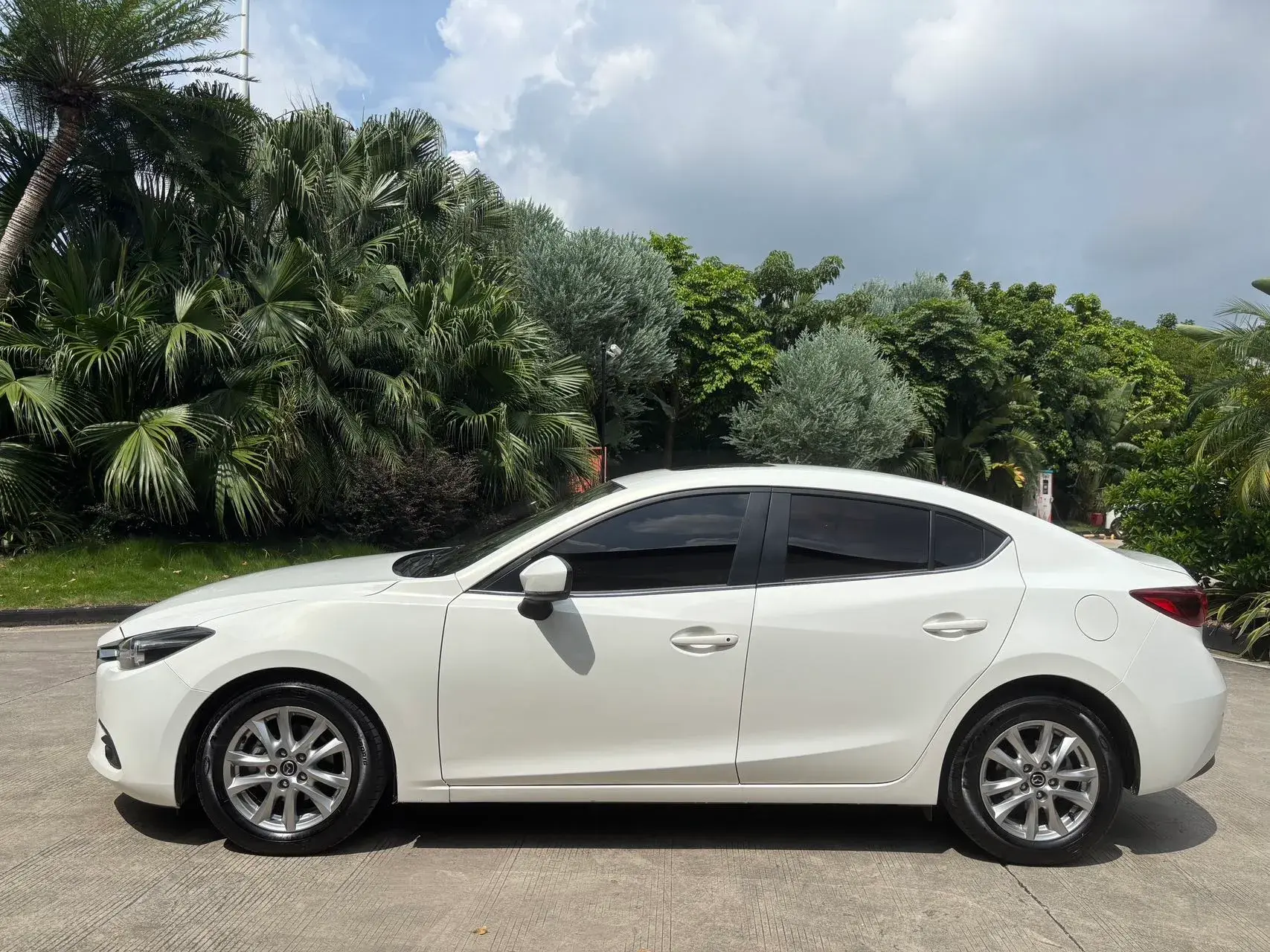 2017 MAZDA 3 thumbnail 4