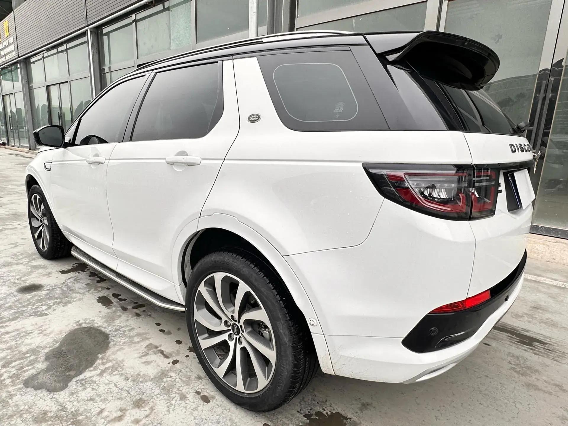 2022 LAND ROVER thumbnail 4