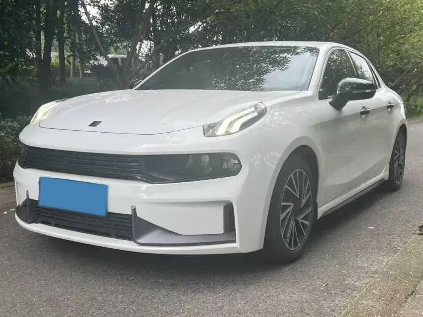 2021 LYNK&CO 03 view 1