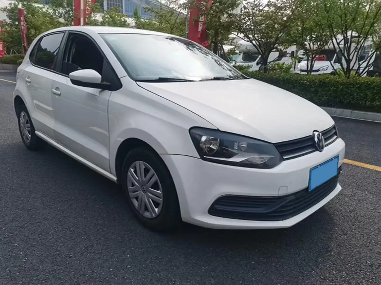 2016 VOLKSWAGEN POLO thumbnail 2