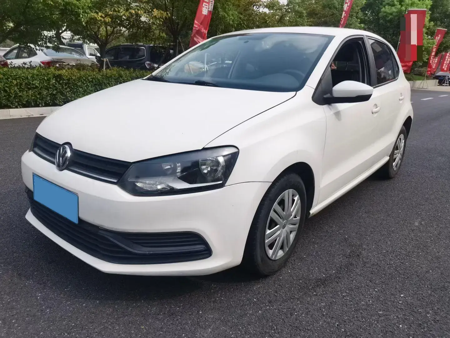 2016 VOLKSWAGEN POLO view 1