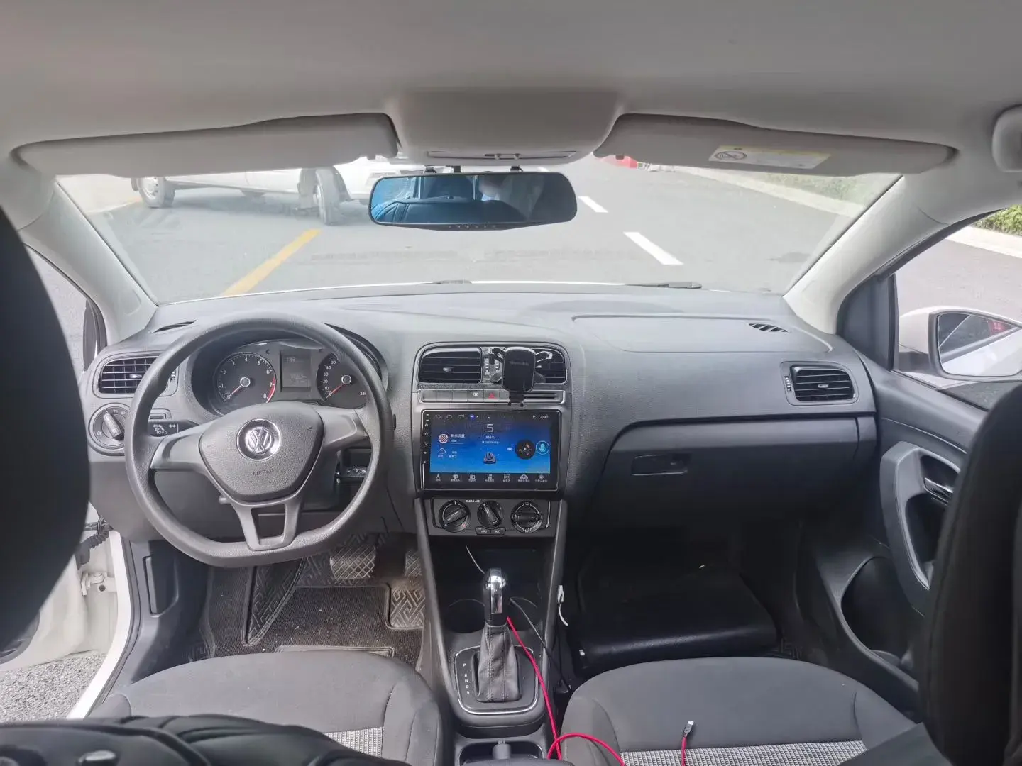 2016 VOLKSWAGEN POLO thumbnail 4