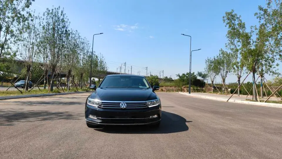 2019 VOLKSWAGEN MAGOTAN thumbnail 2