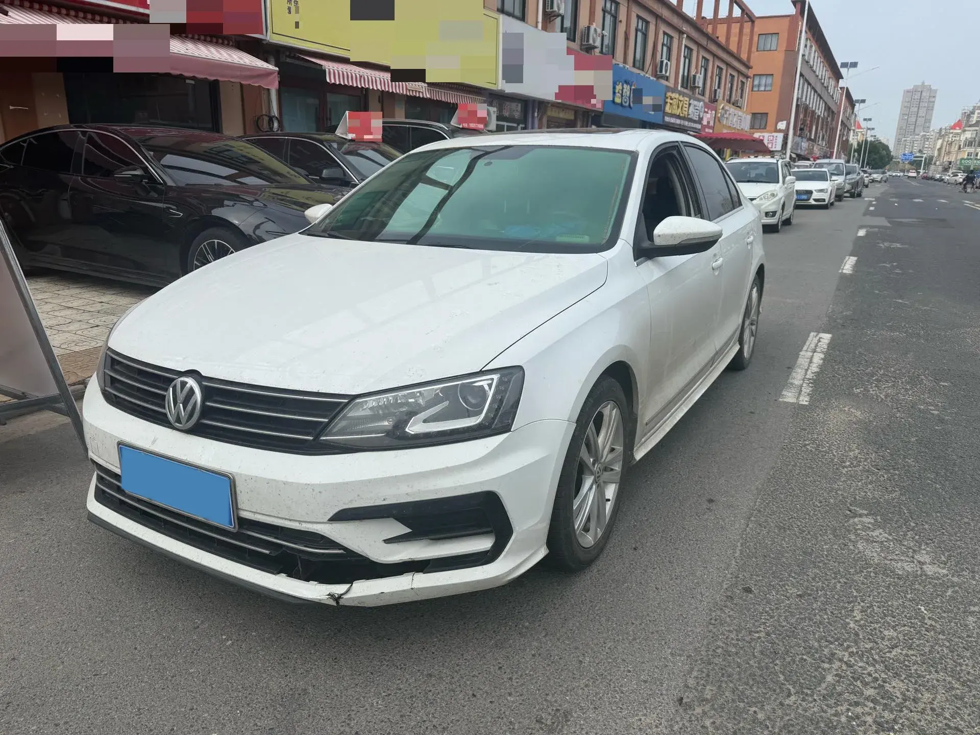 2018 VOLKSWAGEN SAGITAR view 1