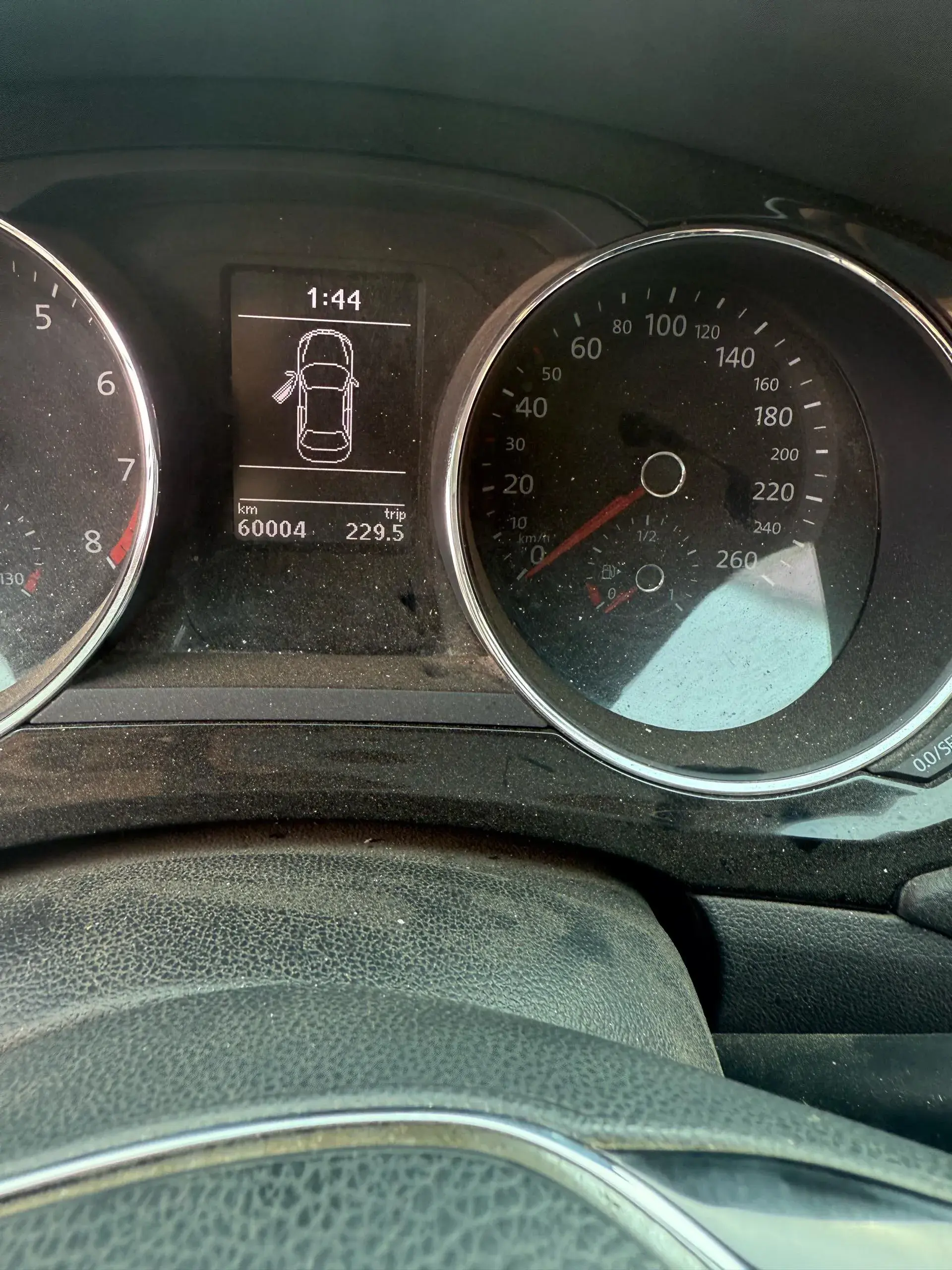 2018 VOLKSWAGEN SAGITAR thumbnail 3