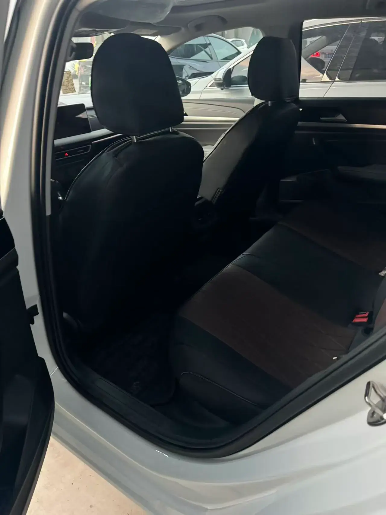 2023 VOLKSWAGEN LAVIDA thumbnail 3