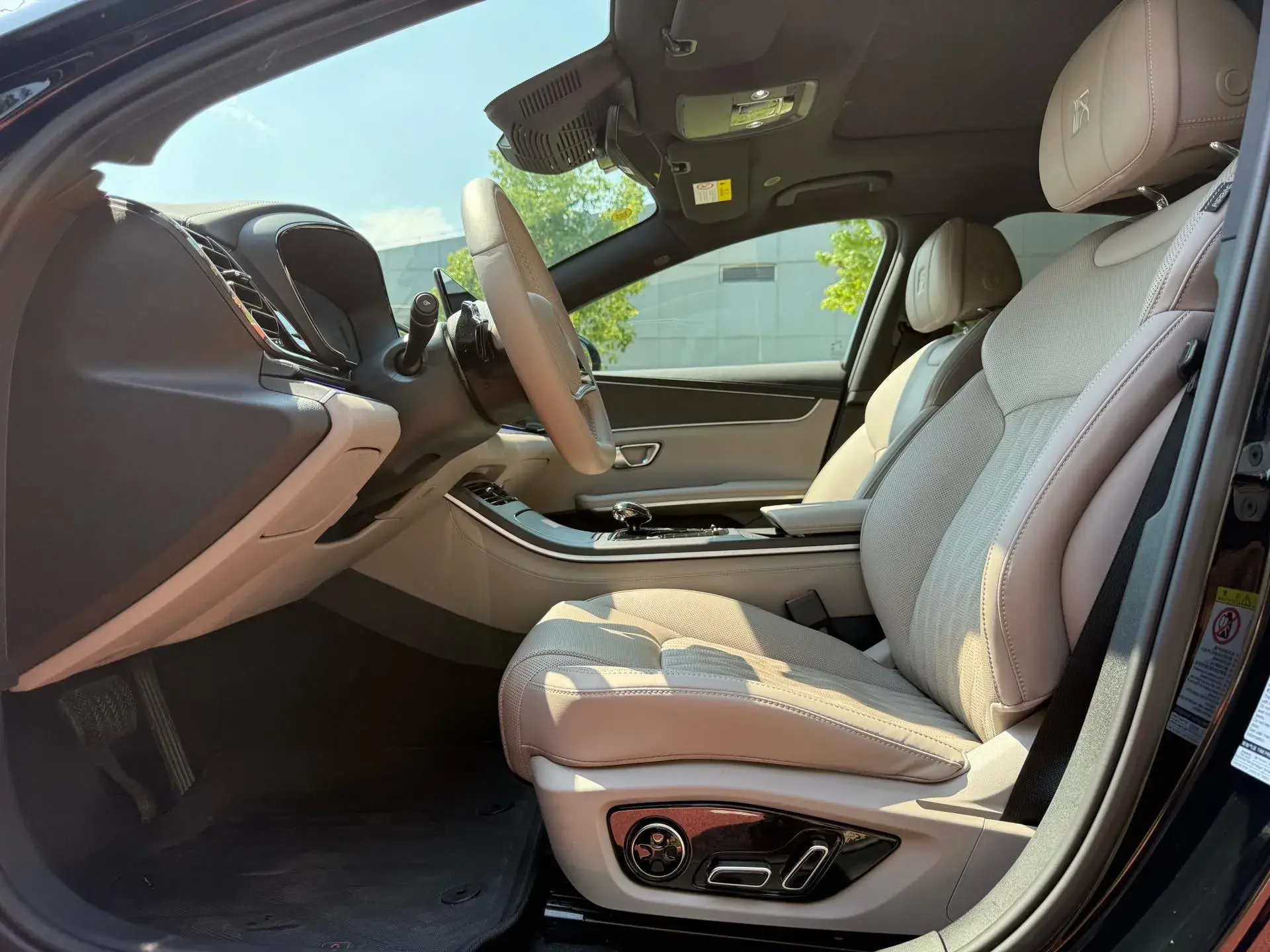 2025 BYD HAN thumbnail 4