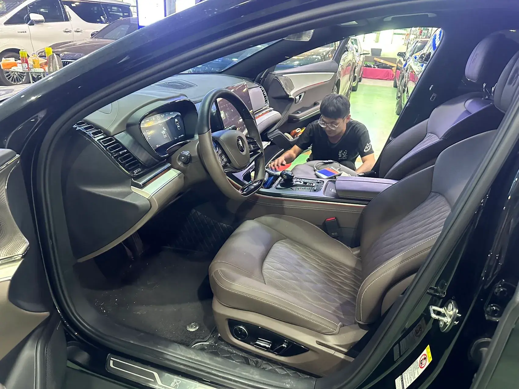 2025 BYD HAN thumbnail 4