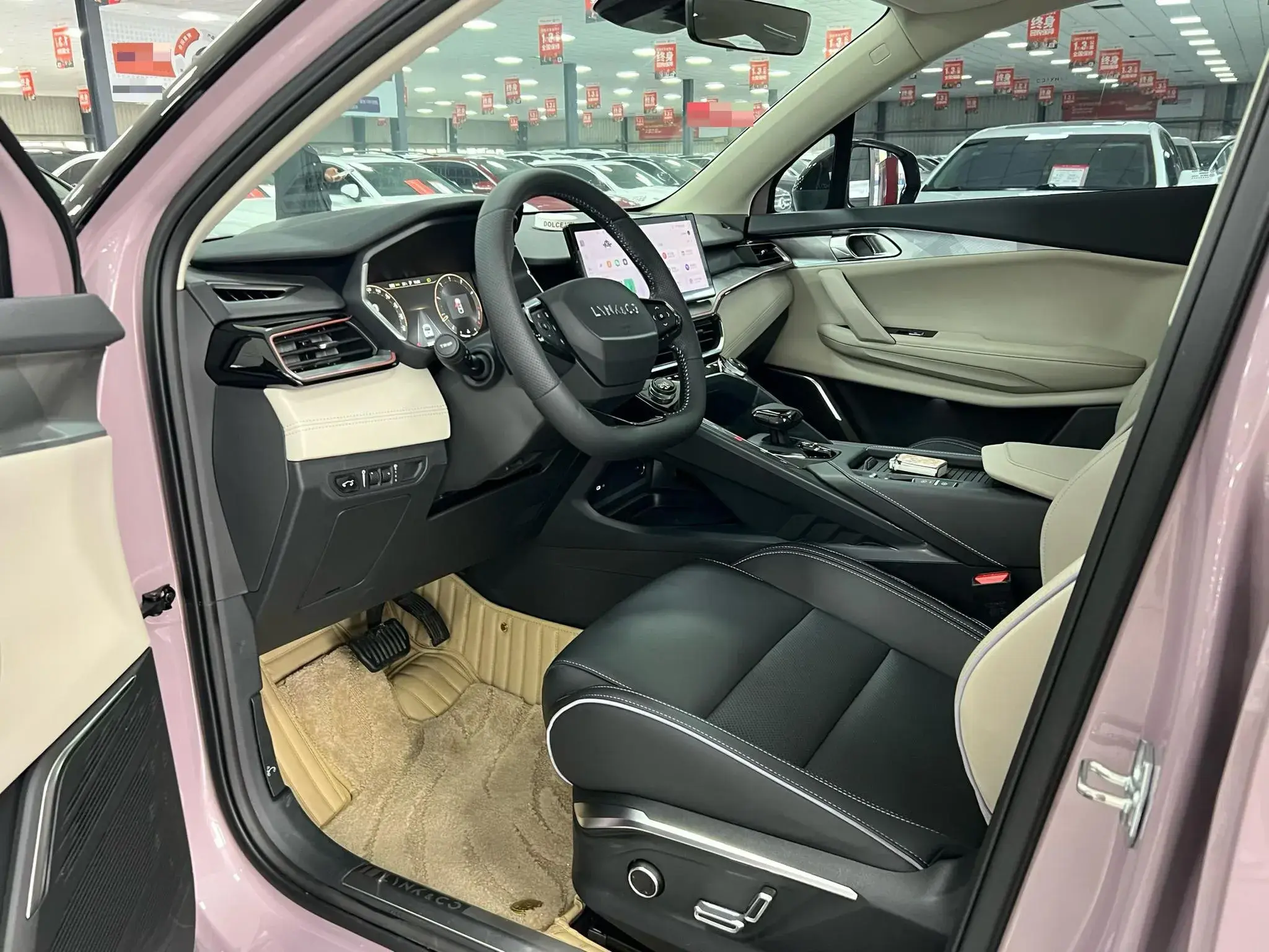 2023 LYNK&CO 06 thumbnail 4