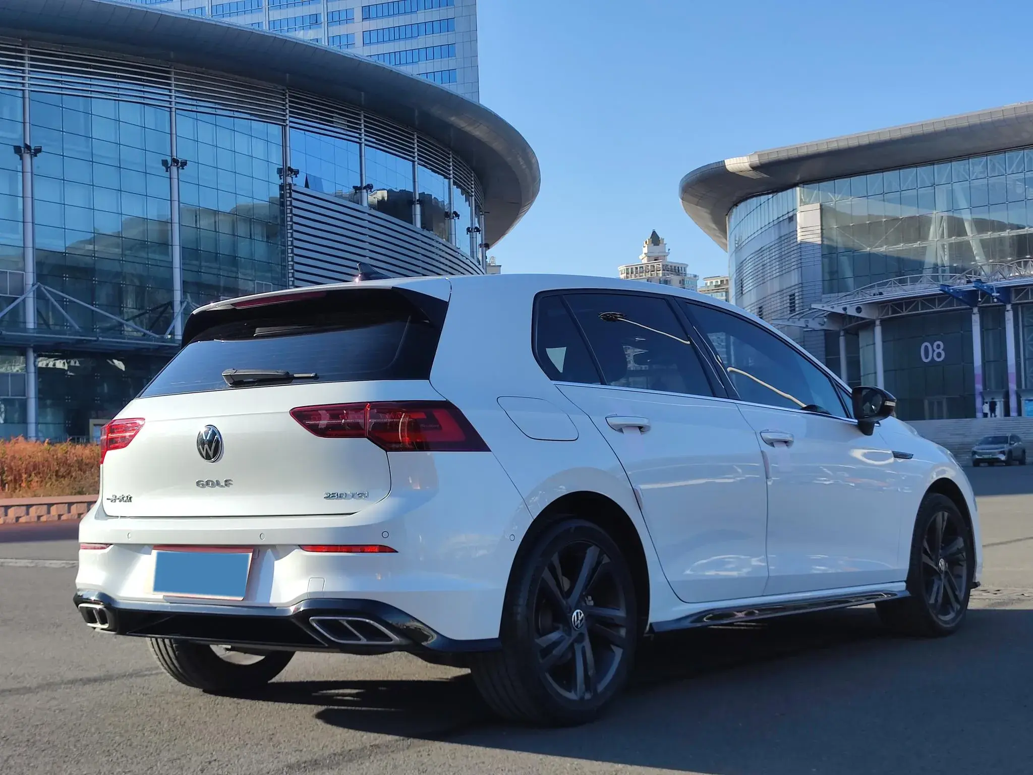 2021 VOLKSWAGEN GOLF thumbnail 4