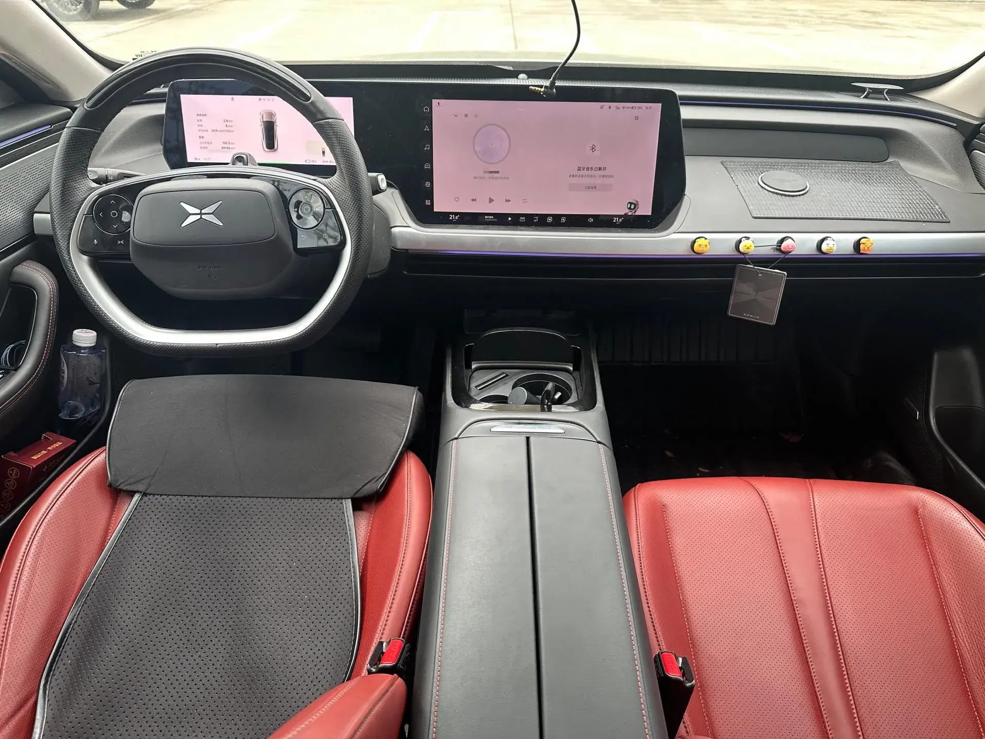2022 XPENG P7 thumbnail 4