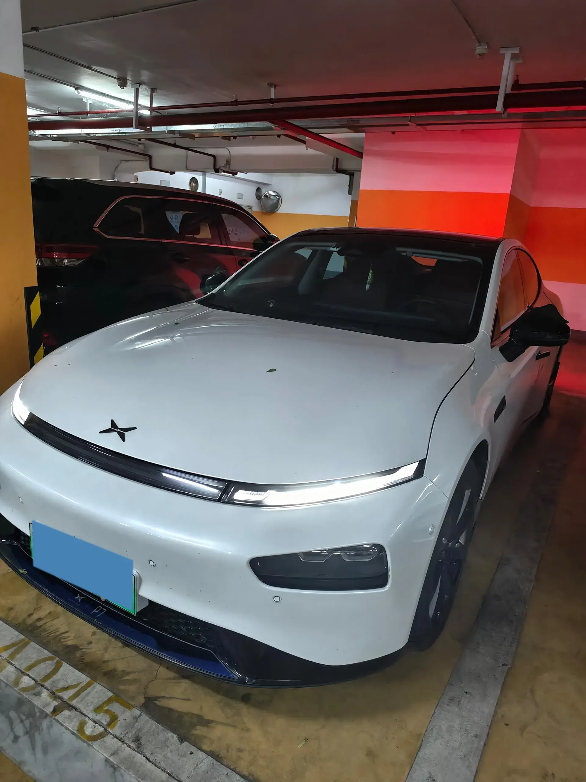 2022 XPENG P7 view 1