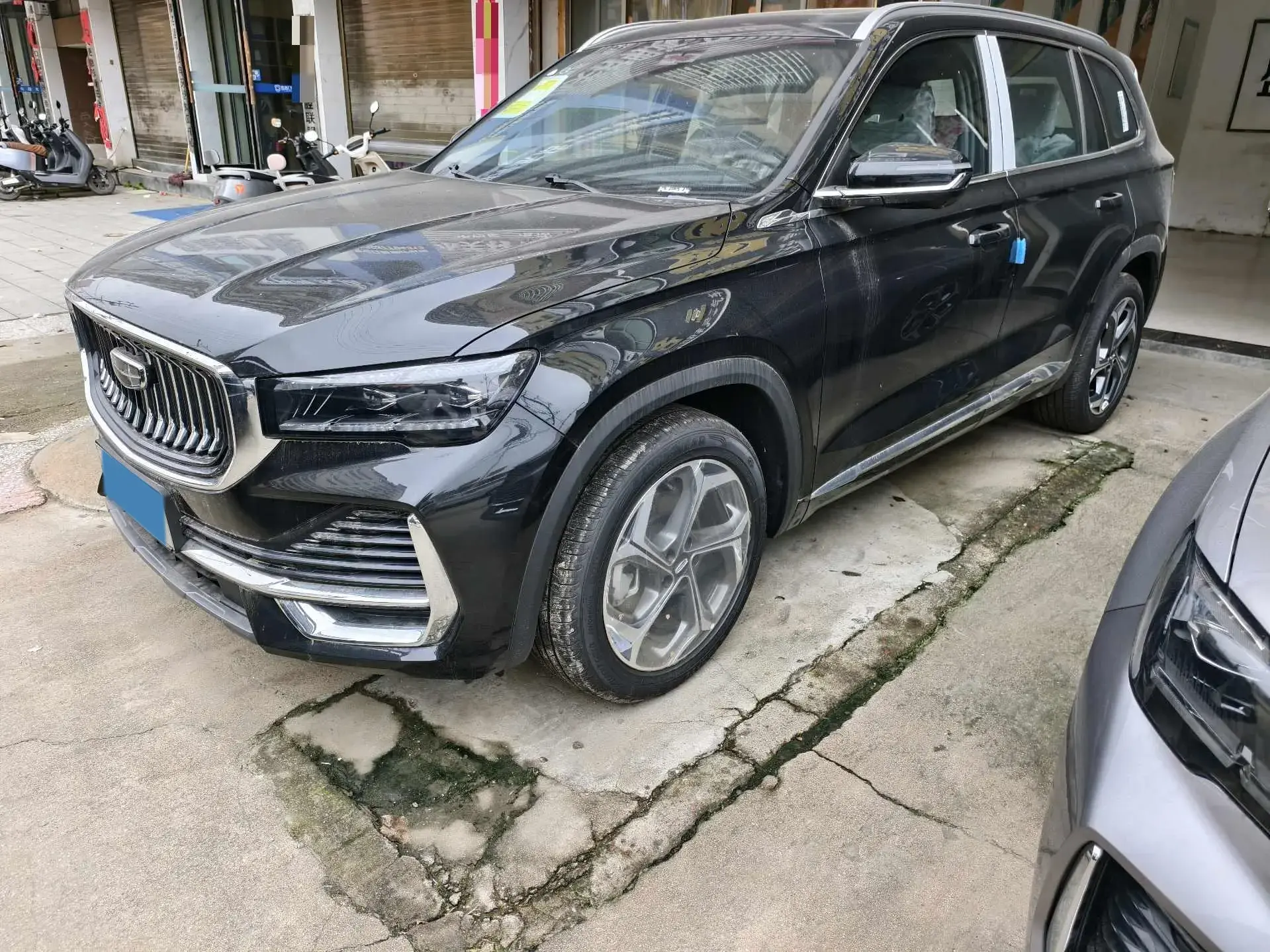 2025 GEELY MONJARO view 1