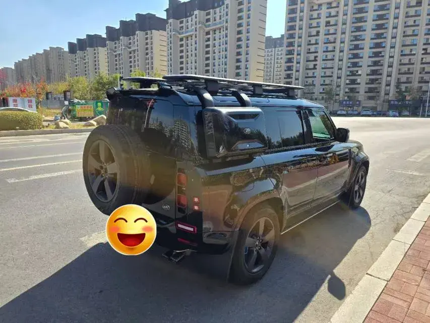 2023 LAND ROVER thumbnail 4