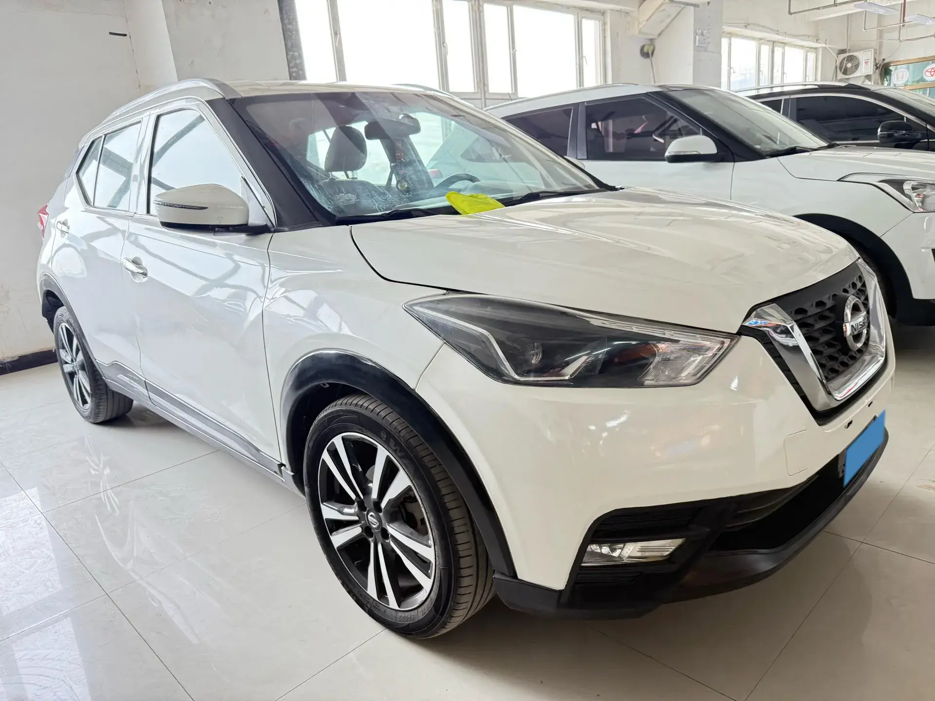 2020 NISSAN KICKS thumbnail 3