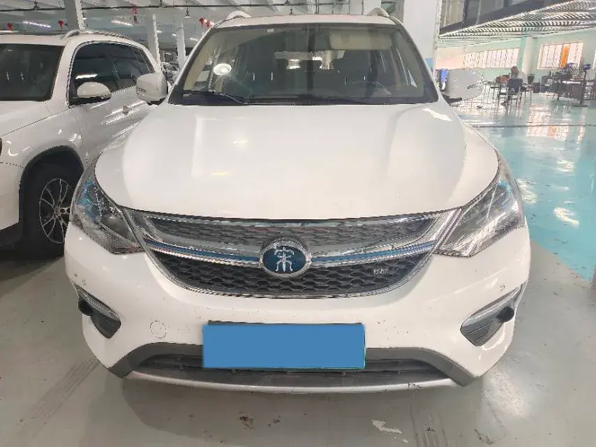 2017 BYD SONG thumbnail 2