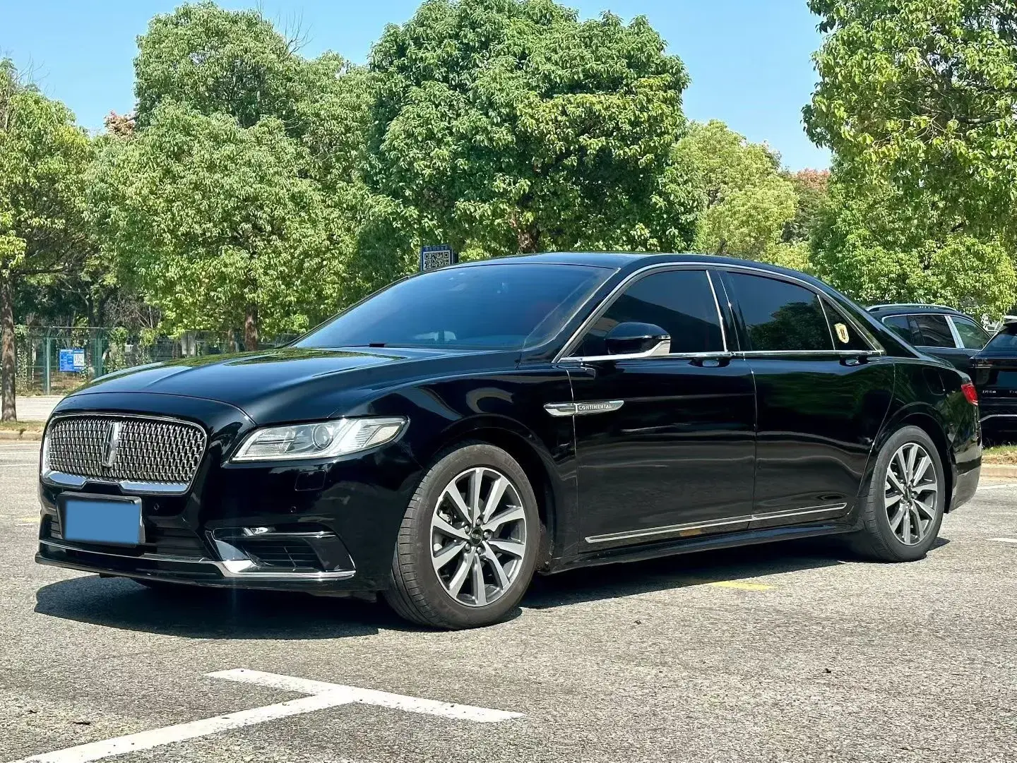 2018 LINCOLN CONTINENTAL view 1