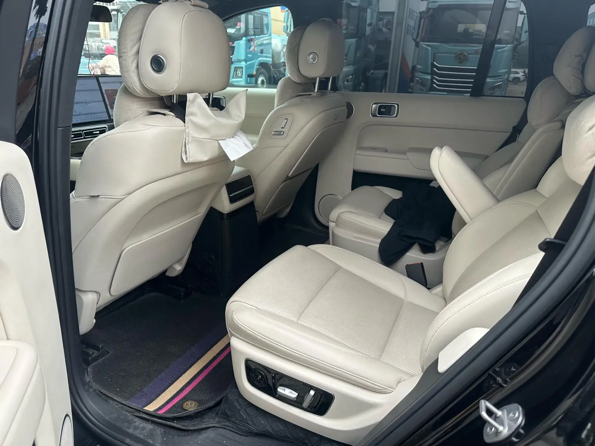 2022 LI L9 thumbnail 3