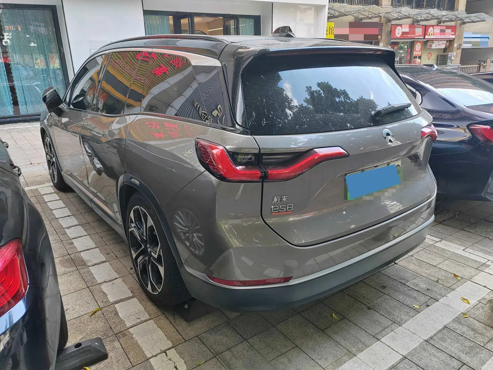 2020 NIO ES8 thumbnail 2