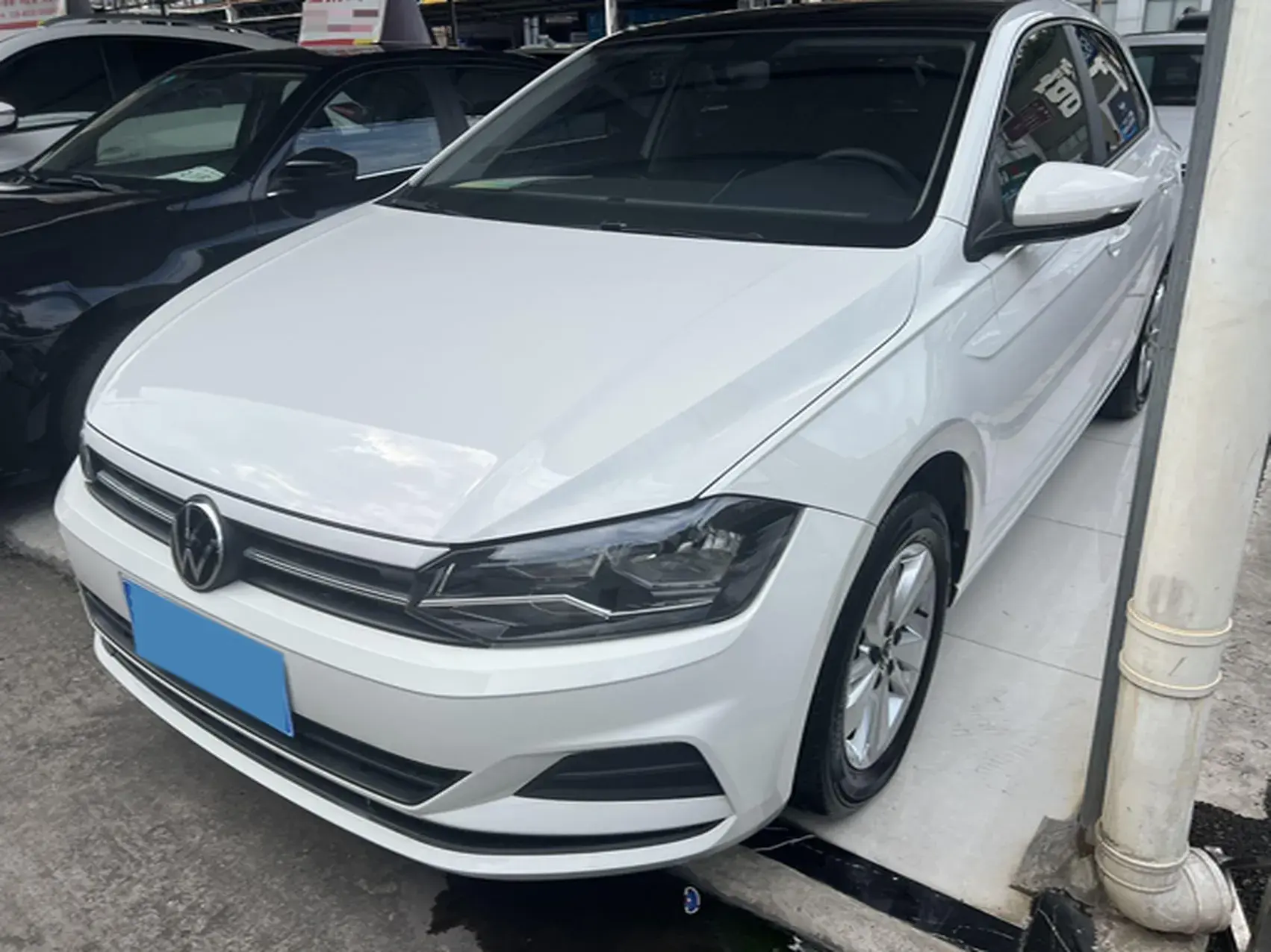 2023 VOLKSWAGEN POLO view 1