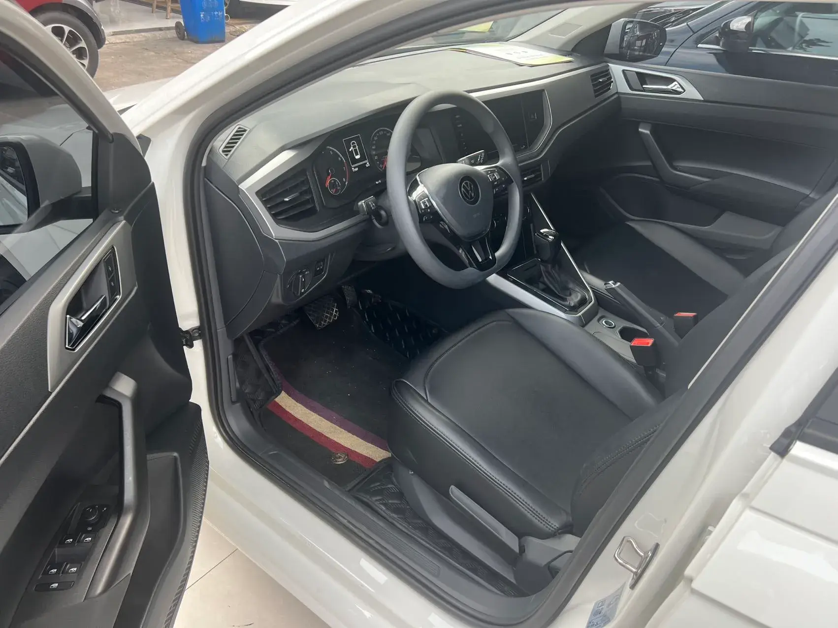 2023 VOLKSWAGEN POLO thumbnail 4