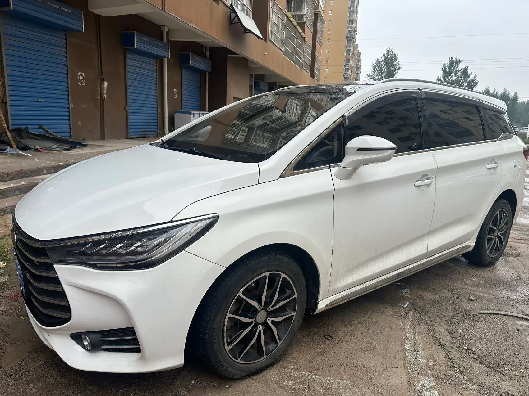 2018 BYD SONG view 1