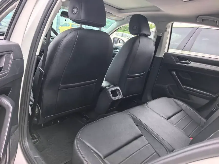 2018 VOLKSWAGEN LAMANDO thumbnail 4