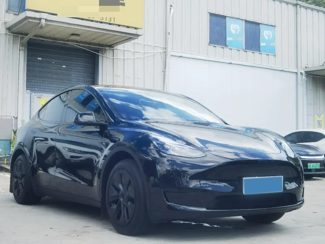 2023 TESLA MODEL thumbnail 3